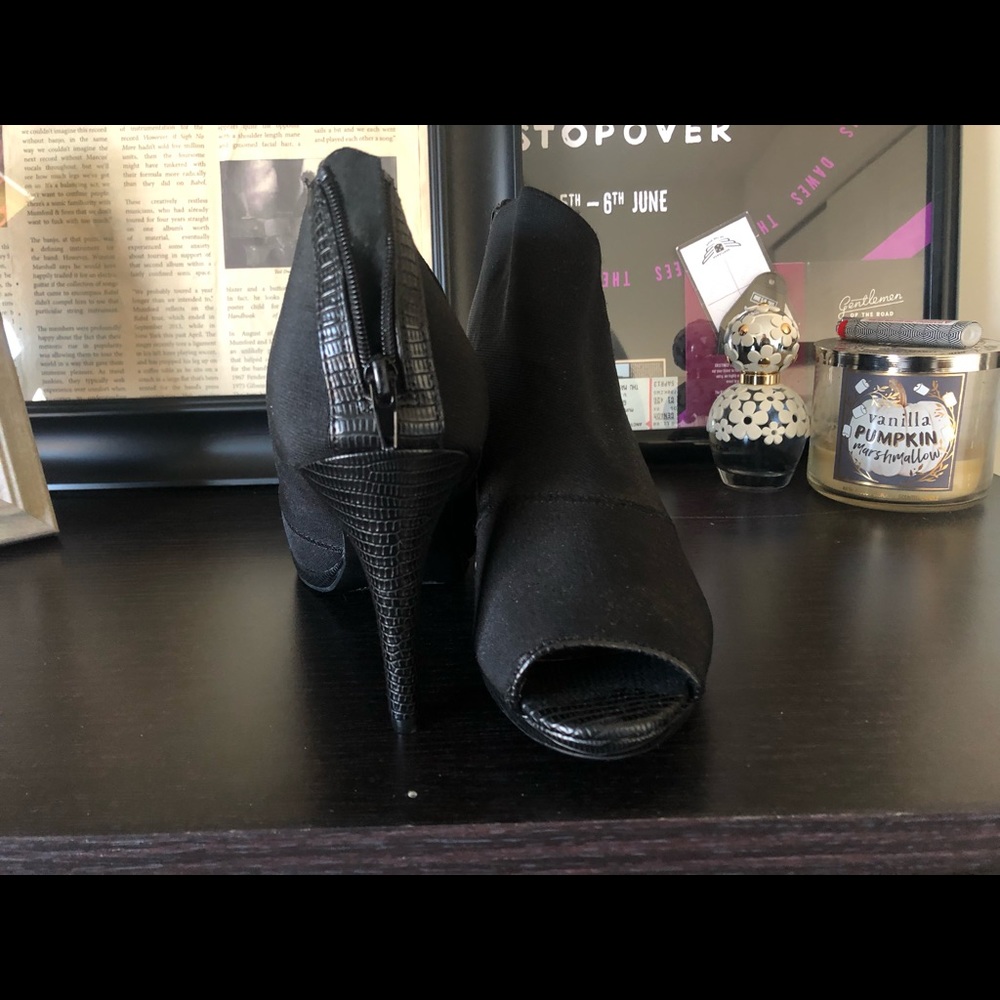 Black Impo stretch heals